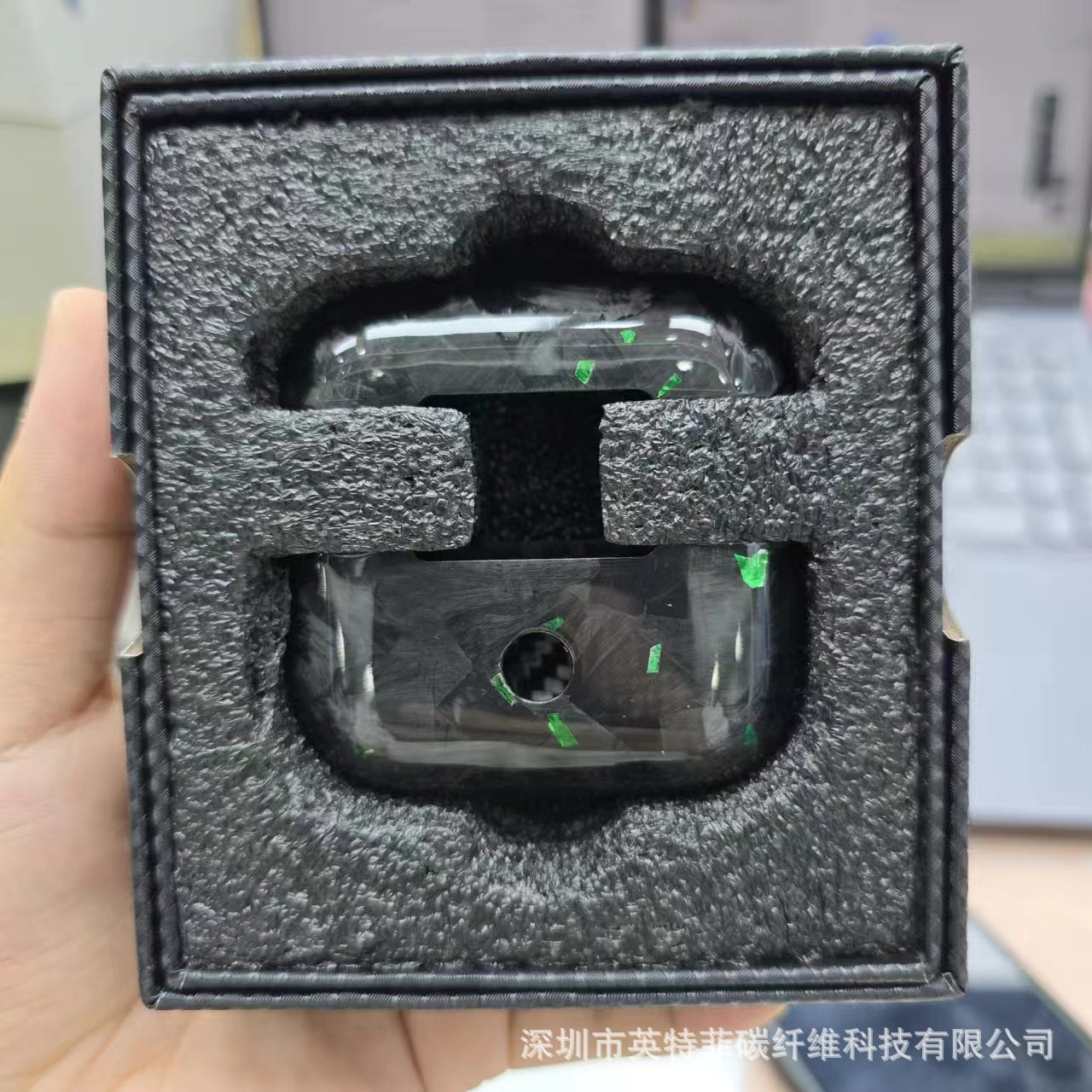 RAVE CARBON AIRPOD CASE